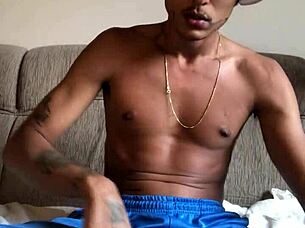 pau gigante explode com putaria insana gozando forte