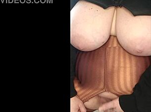 novinha rasga calça masturbando com tesão pós-academia 🔥