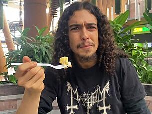 Latina Demands Quick Cumshot Payment With Her Curvy Blowjob Skills