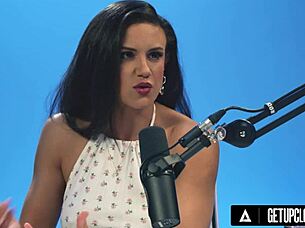 Penny Barber's Up-Close Milf Orgasm Fingering Anal Masturbation Scene