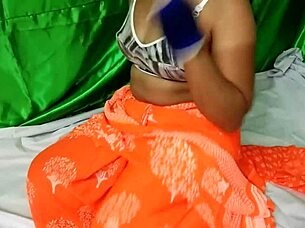 indian hairy pussy outdoors at the ranch 🍑🌿