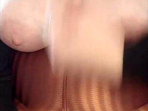 novinha rasga calça masturbando com tesão pós-academia 🔥