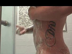 minnie scarlet vanessa skye share petite asian threesome cocks