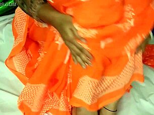 indian hairy pussy outdoors at the ranch 🍑🌿