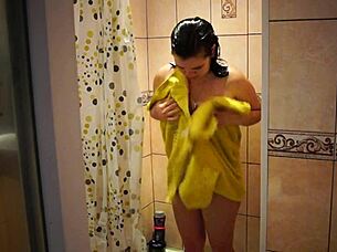 Girlfriend SHOWER hidden cam PEE voyeur fetish
