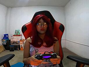 play with my pussy and fill it with cum!