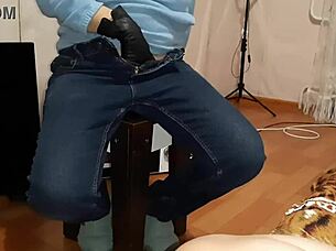 Curious girls masturbate watching each other in dorm