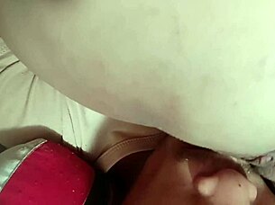 amateur mature woman spreads pussy for licking