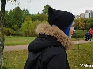 Picked up cute street girl, fucked her quick in hotel 🏨🍑