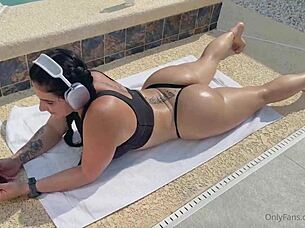 yiny leon’s big ass latina pussy creampied hard