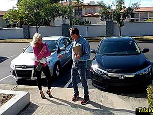 hey paris unwraps her lingerie squirting ride and muff diving fun