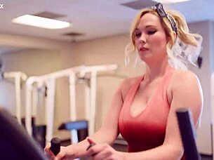 wanna taste her sweet pussy after our gym kiss?