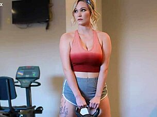 wanna taste her sweet pussy after our gym kiss?