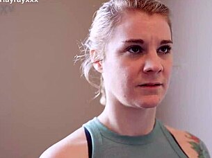 wanna taste her sweet pussy after our gym kiss?