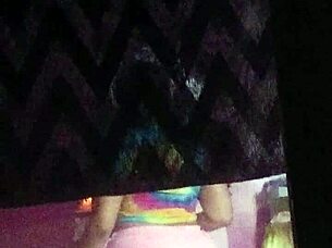 i got this big ebony model ass shakin just fer ya umm