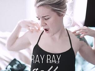 wanna taste her sweet pussy after our gym kiss?