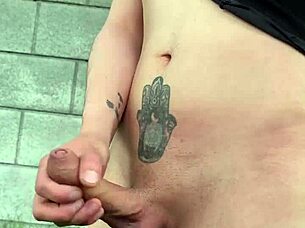 i dropped my pants for a hot public jerk off in the woods