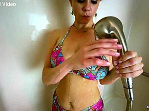 Anabelle Pync Plays Sexy Shower Toy Solo In Stunning HD Closeup