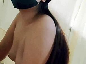 Plump asian housewife's wet pussy shaken passionately in bedroom creampie