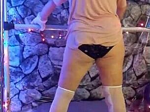 Hotwife steffi april dances dirty with huge pussy lips vibrator