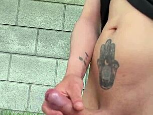 i dropped my pants for a hot public jerk off in the woods