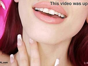 Striking redhead beauty teases petite body in sexy photoshoot 😍🔥