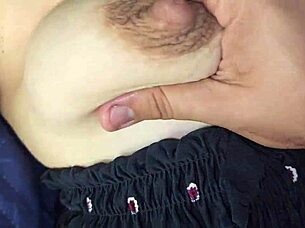 Mi alumna cachonda ruega creampie en su coño jugoso apretado