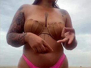 exhibitionist babe asks beach guy to flash hard cock from shorts for swollen pussy view