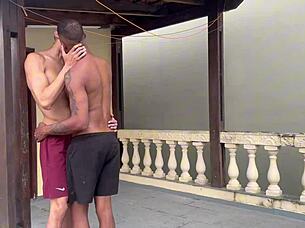 Damn, novinho loses virginity to a hung 23cm stud right now!