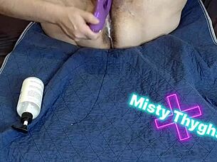 bbw milf squirts from toy fucking