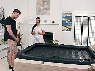 Curvy Masseuse Normy Oils Up Hun