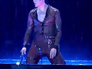 hey, thailand's superstar nadech does this super sexy dance that gets everyone moving