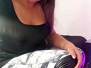 colombian latina tia flaunts huge cameltoe pussy in leggings, masturbates dirty for viewer