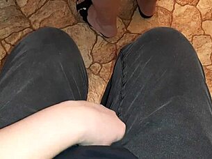 i riskily masturbate next to her in the kitchen unable to stop