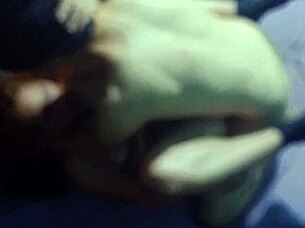 Chupándosela perrito ends with hot creampie on mattress!