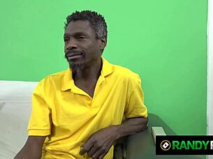 Yoga babe Natasha Fiore double penetrated in 3some