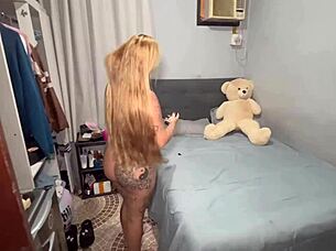 spying hot latina masturbate post-shower lotion