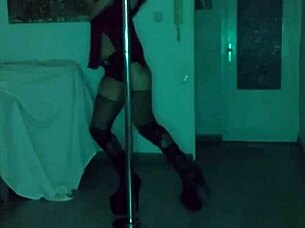 Amysexxxjuguetona strips sexy in private lingerie tease dance