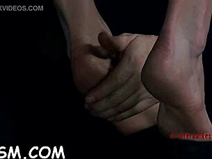 Femdom slut spanks and sucks cock in sadomasochism game