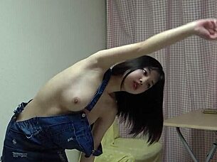 Wow Kotono Morishita's nice tits show!