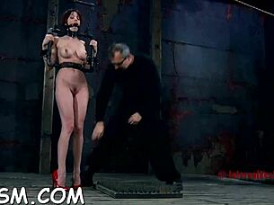 Femdom slut spanks and sucks cock in sadomasochism game