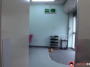 Japanese nurse Rei Mizuna fingers trimmed pussy in hospital