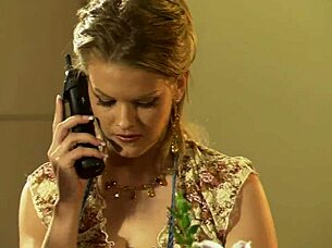 Blonde spills juicy details on epic pool fuck to her friends 😏💦