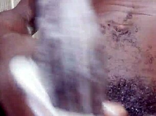 Wetjuicypussy1 hottest lagos guy with monster cock ready to thrill