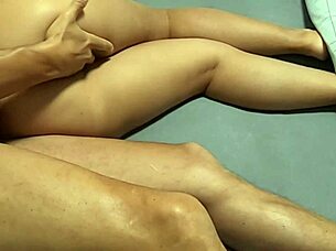 Chico fucks unknown milf but uses condom cuz pussy too wide 😏🍆