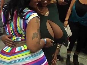 hidden cam catches ebony big tits bouncing candidly