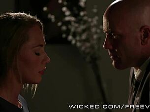 lex pounds supergirl's wet pussy in wicked cosplay uniform fuck lick fest!