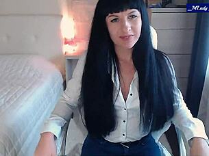 oh mlady jessy, ripping jeans to tease my perky tits and clit...