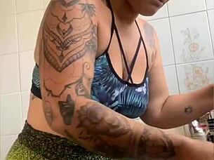 i'm cooking online but really flashing my swollen pussy for you