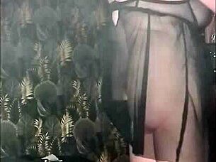 maîtresse kantalie binds slave for outdoor whipping